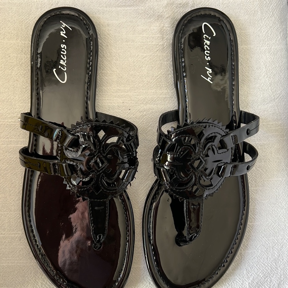 Circus by Sam Edelman Women's
Canyon Flat Sandal - Picture 12 of 16